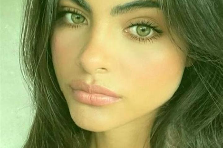 Sophia, 20, a red grey-eyed indian companion based in Longone Sabino. Offering OWO, Massage, 69. Available for incall and outcall, day and evening dates.