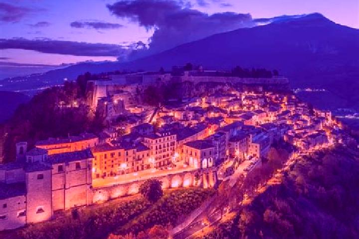 Sophia, 20 — Escort in Alanno, Italy