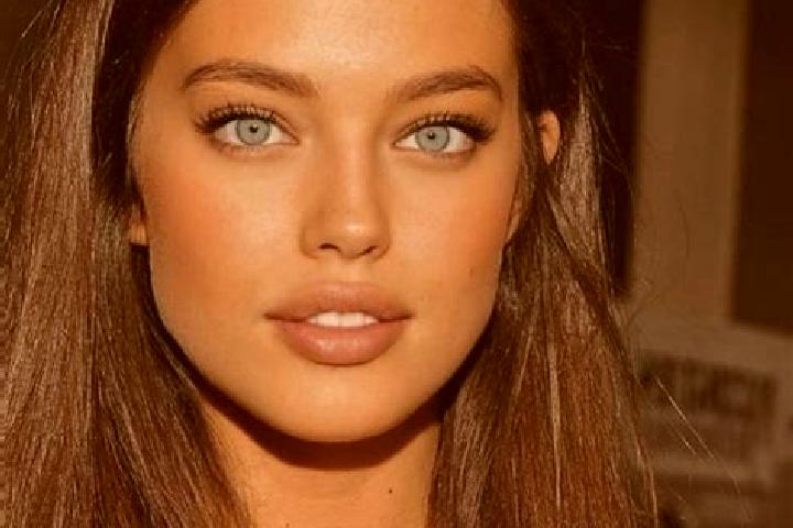 Sophia, 21, a chestnut blue-eyed caucasian companion based in Tombaccia. Offering Striptease, Girlfriend Experience, Erotic Massage, GFE. Available for incal...