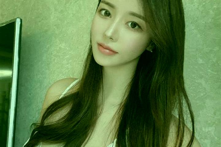 Sophia, 21 — Escort in Changgouhe, China