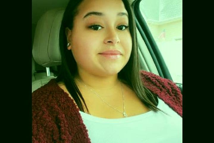 Sophia, 21 — Escort in Roachdale, United States