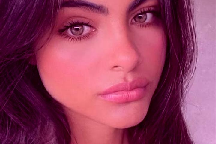 Sophia, 22, a brunette dark-eyed indian companion based in Zega. Offering Fetish, Dinner Date, Duos. Available for incall and outcall, day and evening dates.