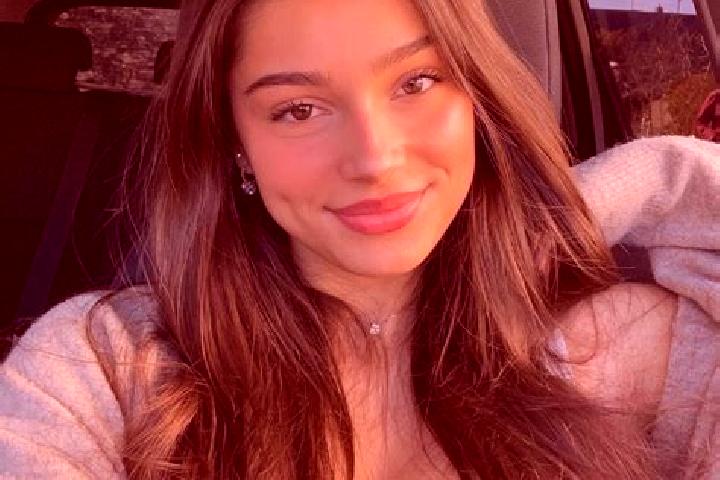 Sophia, 22, a brunette green-eyed caribbean companion based in Meppen. Offering Travel Companion, Party Girl, Tantra. Available for incall and outcall, day a...