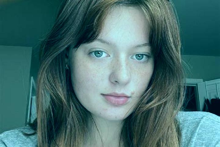 Sophia, 22, a chestnut blue-eyed caucasian companion based in Dar Es. Offering Overnight, Girlfriend Experience, GFE, Erotic Massage, Fetish. Available for i...
