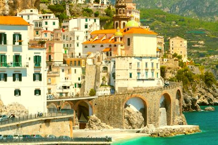 Sophia, 22 — Escort in Vetto, Italy