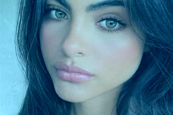 Sophia, 23, a black grey-eyed indian companion based in Kramarzowka. Offering Duos, Couples, Fetish, Prostate Massage. Available for incall and outcall, day ...