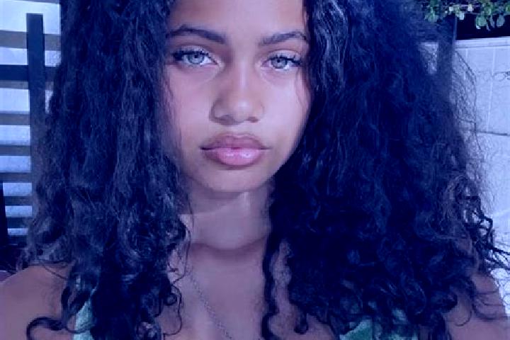 Sophia, 23, a chestnut green-eyed mixed companion based in Aanjar. Offering Roleplay, Dinner Date. Available for incall and outcall, day and evening dates.