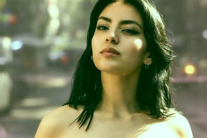 Sophia, 23 — Escort in Marian, Australia