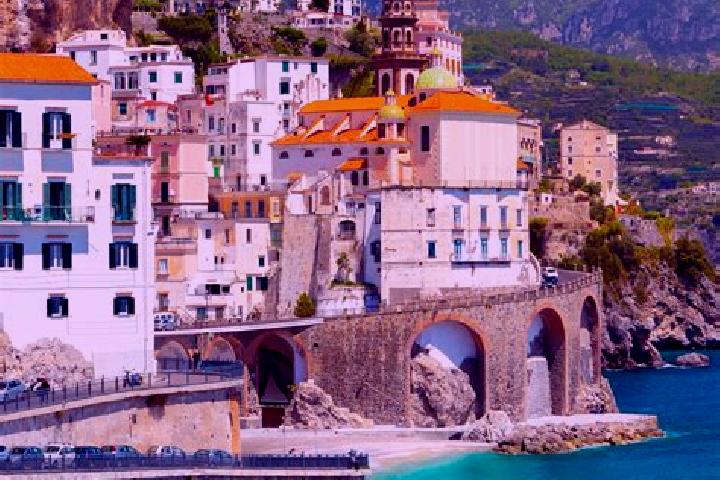 Sophia, 23 — Escort in Montevecchia, Italy