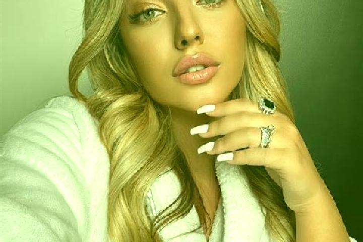 Sophia, 23 — Escort in Subles, France