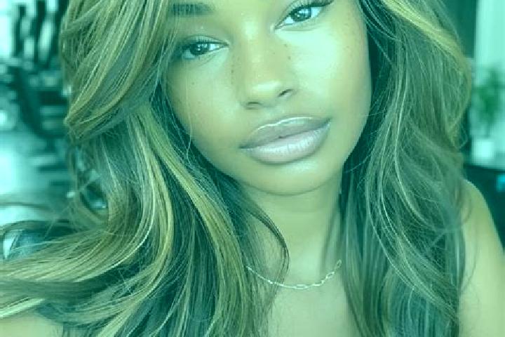 Sophia, 24, a dark blonde hazel-eyed ebony companion based in Tengke. Offering Striptease, Party Girl, CIM, Duos. Available for incall and outcall, overnight...