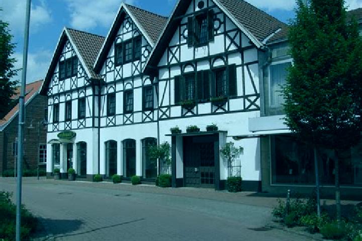 Sophia, 24 — Escort in Oberlangen, Germany