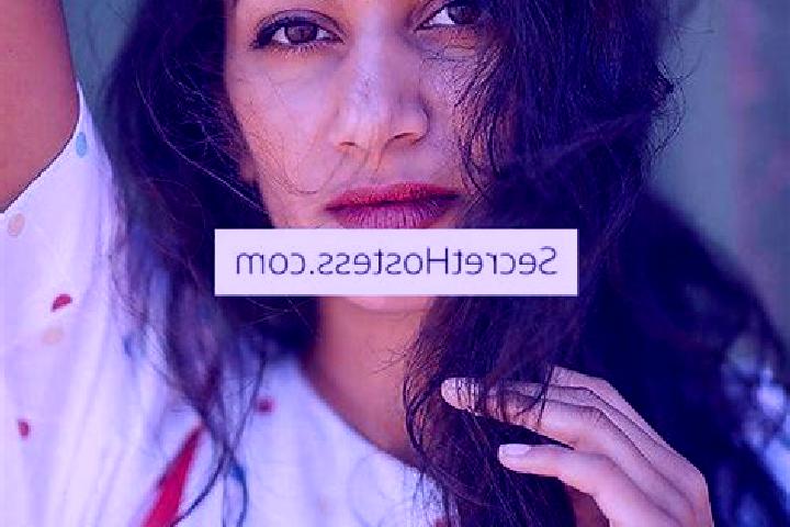Sophia, 25, a black brown-eyed indian companion based in Loukisia. Offering Domination, A-Level, Party Girl, 69. Available for incall and outcall, day and ev...
