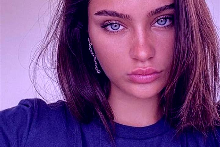 Sophia, 25, a brunette dark-eyed caribbean companion based in Sesslach. Offering Prostate Massage, BDSM, Fetish, A-Level. Available for incall and outcall, o...