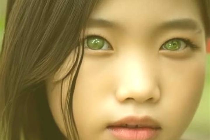 Sophia, 25, a chestnut green-eyed asian companion based in Sonraen. Offering Massage, OWO, Girlfriend Experience, Tantra. Available for incall and outcall, o...