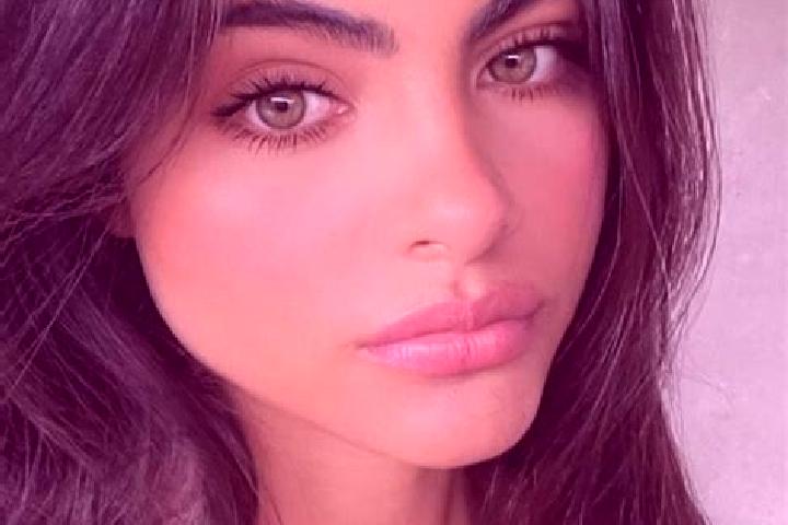 Sophia, 25, a red green-eyed indian companion based in Mancuernas. Offering Erotic Massage, CIM, Striptease. Available for incall and outcall, day and evenin...