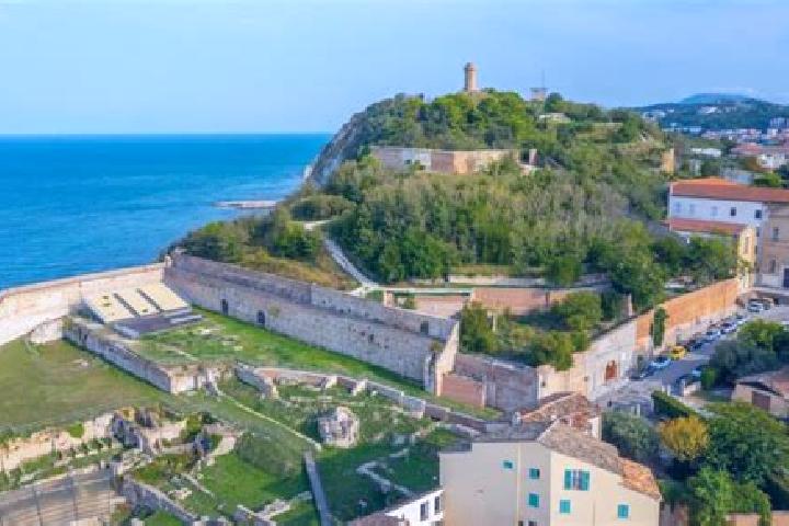 Sophia, 25 — Escort in Potenza Picena, Italy