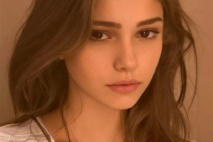 Sophia, 26, a brunette hazel-eyed slavic companion based in Alfortville. Offering Prostate Massage, Girlfriend Experience, OWO. Available for incall and outc...