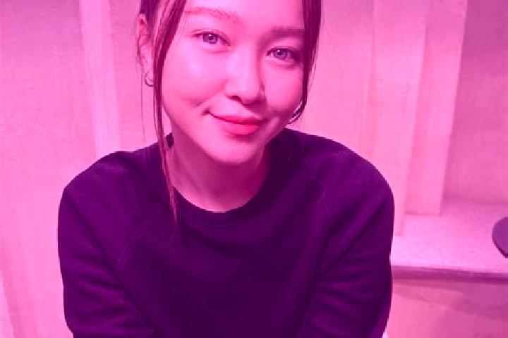 Sophia, 26, a dark blonde blue-eyed asian companion based in Tada Khandrika. Offering Duos, A-Level, BDSM, OWO. Available for incall and outcall, day and eve...