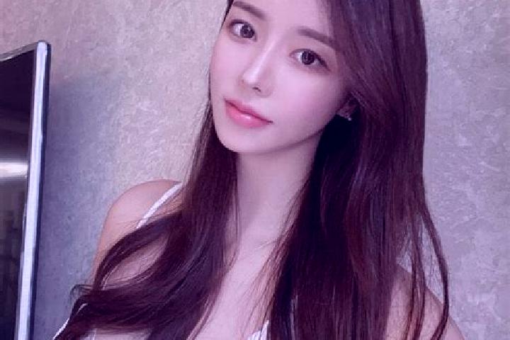 Sophia, 26 — Escort in Beizaoxian, China