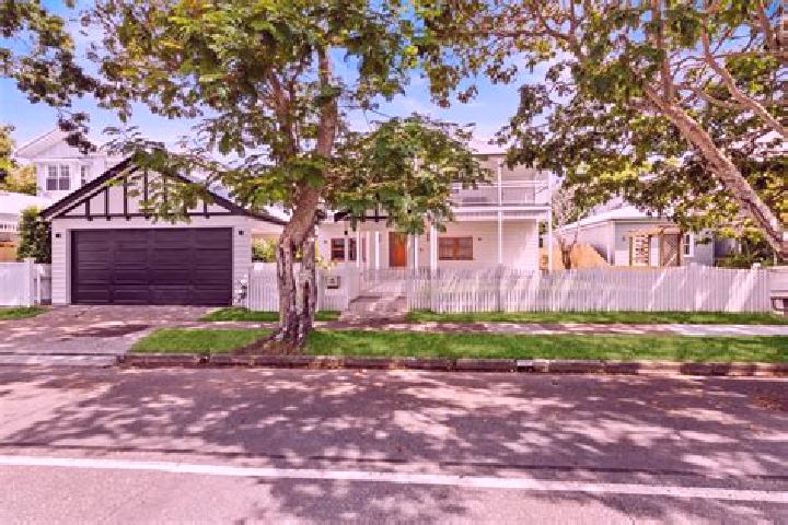 Sophia, 26 — Escort in Wooloowin, Australia