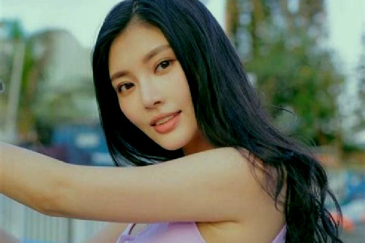 Sophia, 26 — Escort in Xihong Shanzi, China