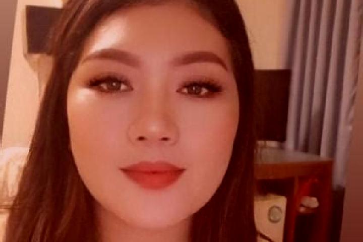 Sophia, 27, a black grey-eyed ebony companion based in Fengxiangxi. Offering Striptease, Tantra, Erotic Massage. Available for incall and outcall, day and ev...