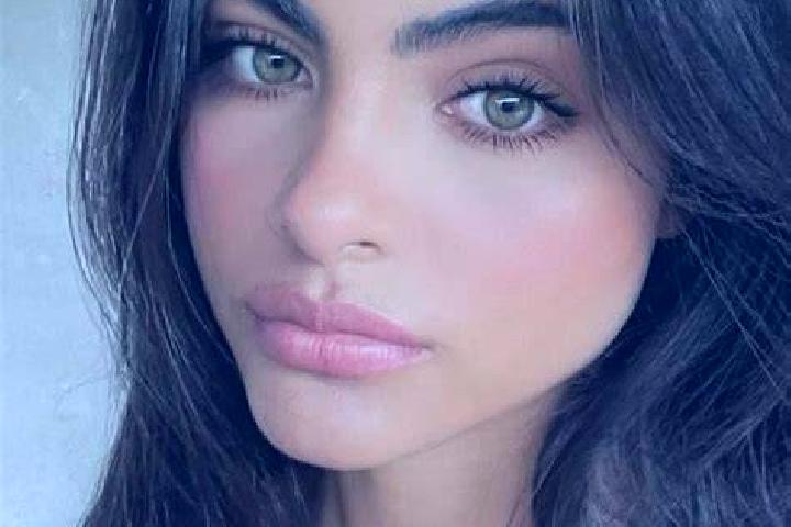 Sophia, 27, a brunette dark-eyed slavic companion based in Pulau Pramuka. Offering Striptease, BDSM, Erotic Massage, Overnight. Available for incall and outc...