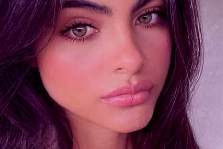 Sophia, 27, a brunette green-eyed mixed companion based in Mankoeng. Offering Fetish, Roleplay, Striptease, 69. Available for incall and outcall, overnight b...