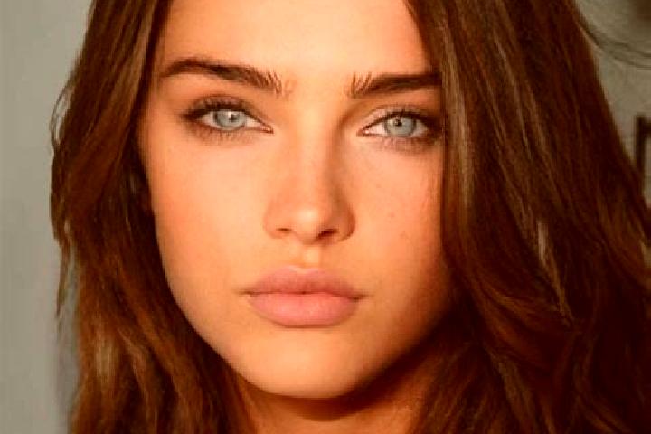 Sophia, 27, a brunette grey-eyed mediterranean companion based in Al Jaradiyah. Offering Striptease, Deep French Kissing, Dinner Date, Travel Companion, Mass...
