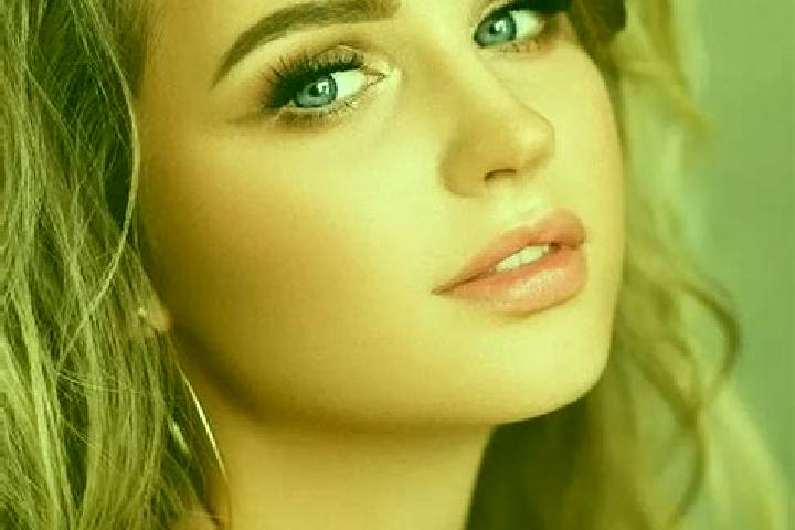 Sophia, 27, a dark blonde blue-eyed mediterranean companion based in Oosterstreek. Offering A-Level, GFE, Erotic Massage, Fetish, Prostate Massage. Available...