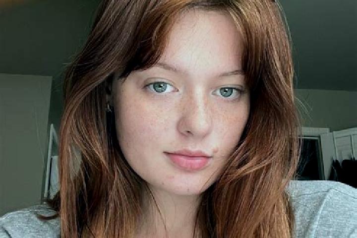 Sophia, 27, a red grey-eyed caucasian companion based in Ayask. Offering Duos, OWO, Dinner Date, Deep French Kissing. Available for incall and outcall, overn...