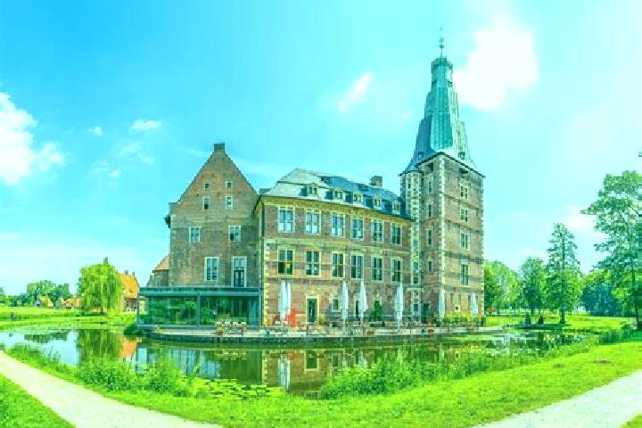 Sophia, 27 — Escort in Voerde, Germany