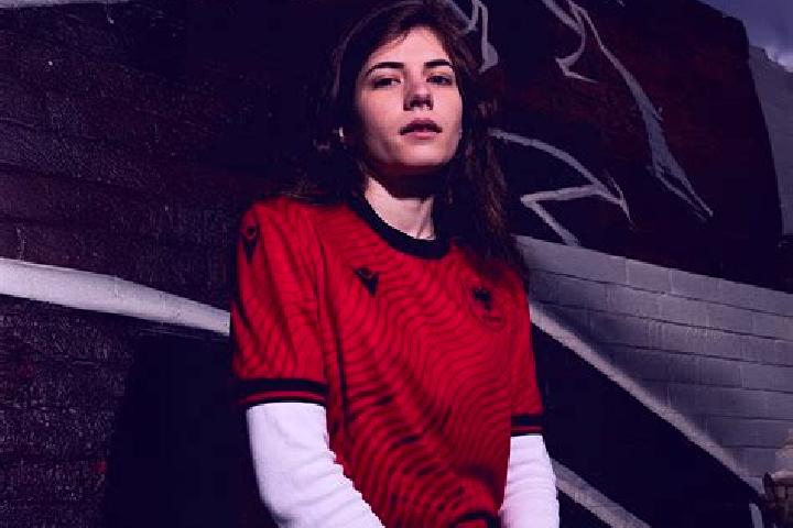 Sophia, 27 — Escort in Voskop, Albania