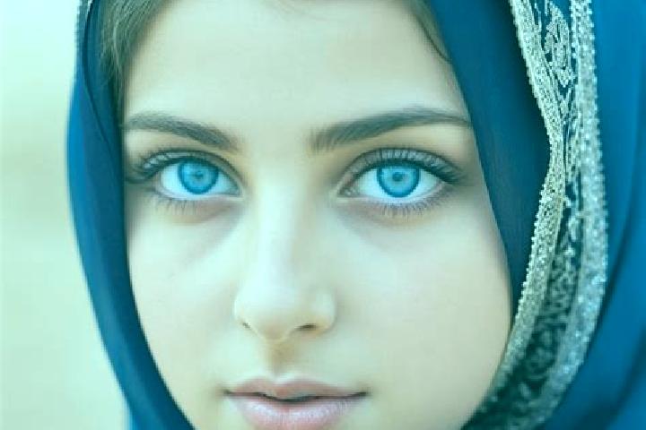 Sophia, 28, a blonde amber-eyed middle eastern companion based in Chuc Son. Offering GFE, BDSM, Couples. Available for incall and outcall, overnight bookings...