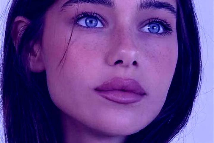 Sophia, 28, a brunette amber-eyed caribbean companion based in Tsubata. Offering CIM, Couples, Tantra. Available for incall and outcall, day and evening dates.