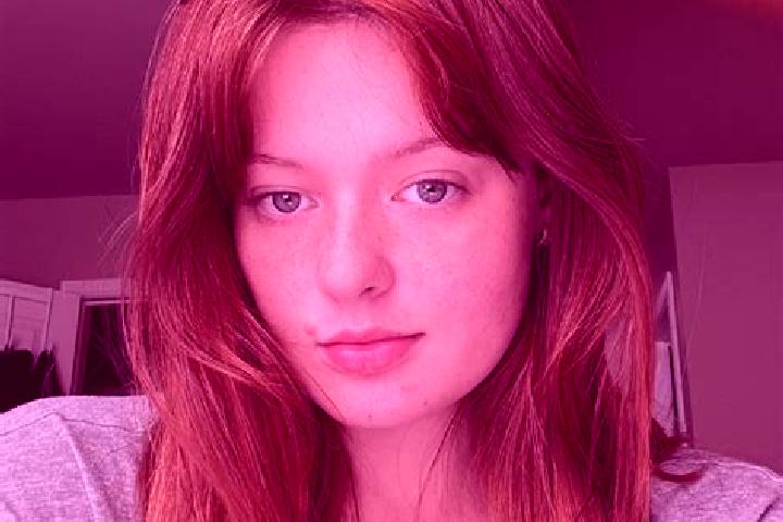 Sophia, 28, a red grey-eyed caucasian companion based in Garcin. Offering Striptease, BDSM, GFE. Available for incall and outcall, day and evening dates.
