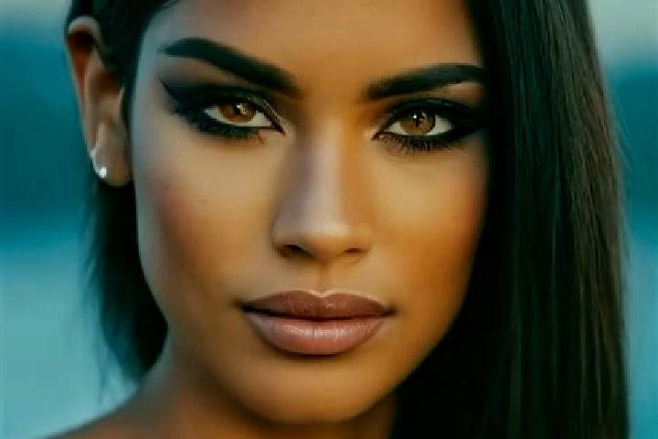 Sophia, 29, a black green-eyed latina companion based in Eboissue. Offering Tantra, Duos. Available for incall and outcall, day and evening dates.