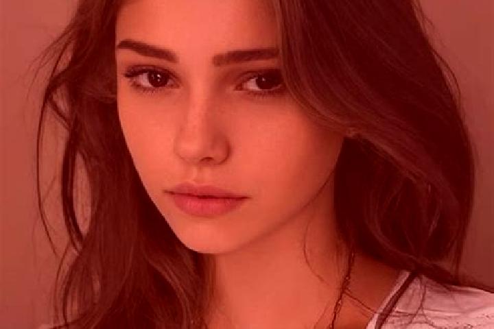 Sophia, 29, a chestnut dark-eyed slavic companion based in Schiltern. Offering Deep French Kissing, Duos, Erotic Massage, Striptease, Prostate Massage. Avail...