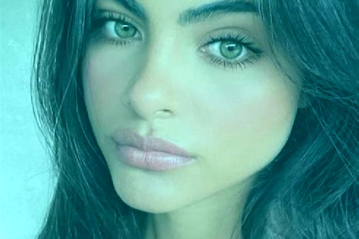 Sophia, 29, a red green-eyed indian companion based in Lowesville. Offering Domination, Striptease, Fetish. Available for incall and outcall, day and evening...