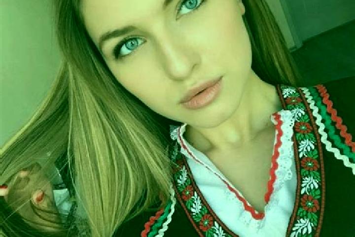 Sophia, 30, a dark blonde green-eyed slavic companion based in Hasanabad. Offering OWO, Couples, A-Level. Available for incall and outcall, overnight booking...