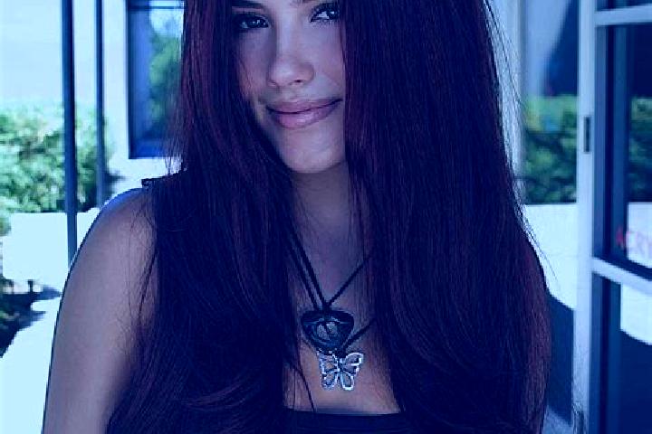 Sophia, 31, a auburn dark-eyed european companion based in Abramut. Offering CIM, Overnight. Available for incall and outcall, overnight bookings available.