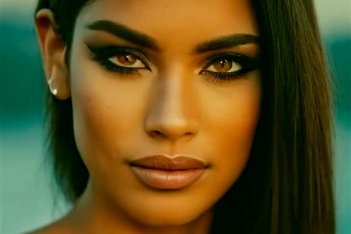 Sophia, 31, a black green-eyed latina companion based in Boyle Street. Offering Duos, Erotic Massage, OWO. Available for incall and outcall, overnight bookin...