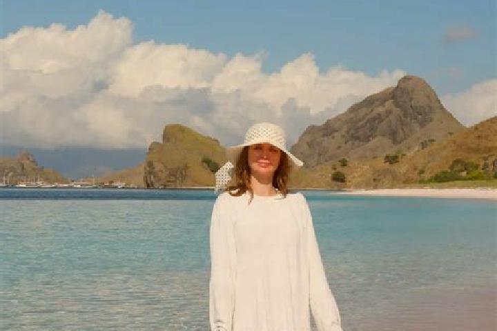 Sophia, 31 — Escort in Komodo, Indonesia