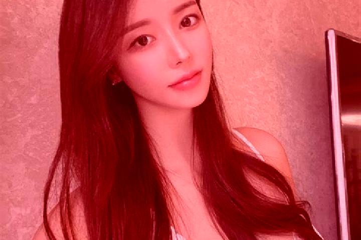 Sophia, 31 — Escort in Xiaopingba, China