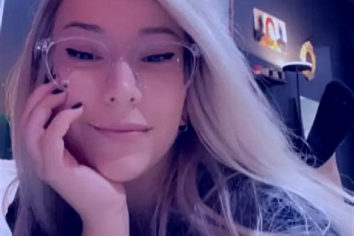 Sophia, 32, a blonde grey-eyed mixed companion based in Muenchenwiler. Offering Massage, A-Level, Prostate Massage, Deep French Kissing. Available for incall...