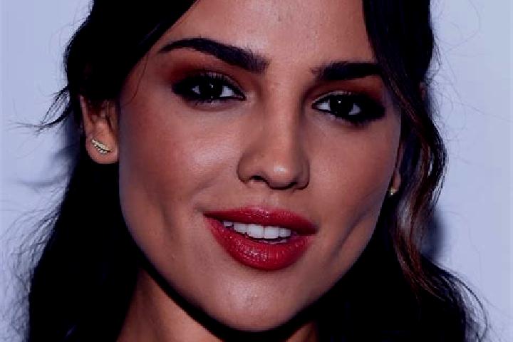 Sophia, 32, a chestnut grey-eyed latina companion based in Aiguo. Offering CIM, Domination, A-Level. Available for incall and outcall, day and evening dates.
