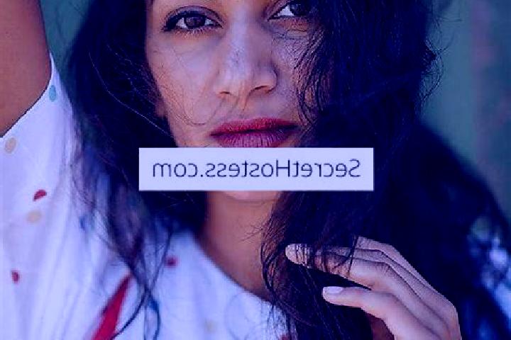Sophia, 34, a auburn amber-eyed indian companion based in Prudentopolis. Offering 69, Roleplay, Striptease, BDSM, Massage. Available for incall and outcall, ...