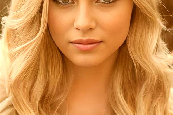 Sophia, 34, a blonde dark-eyed ebony companion based in Chadbourn. Offering Deep French Kissing, A-Level, Massage, Roleplay. Available for incall and outcall...