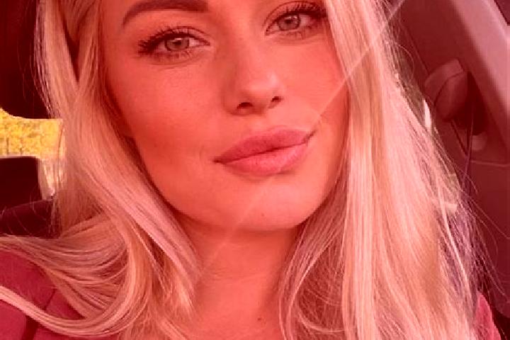 Sophia, 34, a blonde hazel-eyed mediterranean companion based in Corofin. Offering Tantra, Striptease, Girlfriend Experience, Travel Companion. Available for...